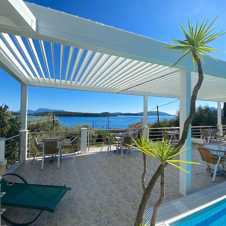 Oasis Hotel Perigiali エクステリア 写真