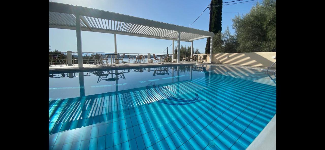 Oasis Hotel Perigiali エクステリア 写真