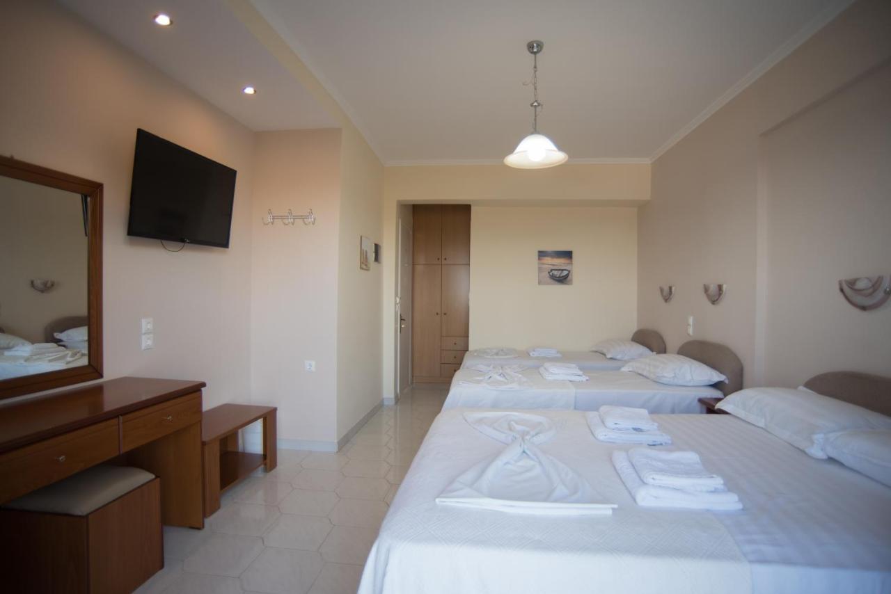 Oasis Hotel Perigiali エクステリア 写真