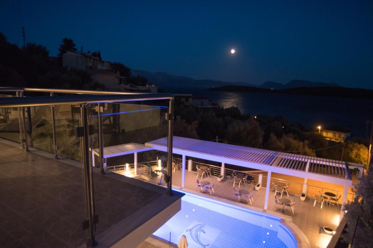 Oasis Hotel Perigiali エクステリア 写真