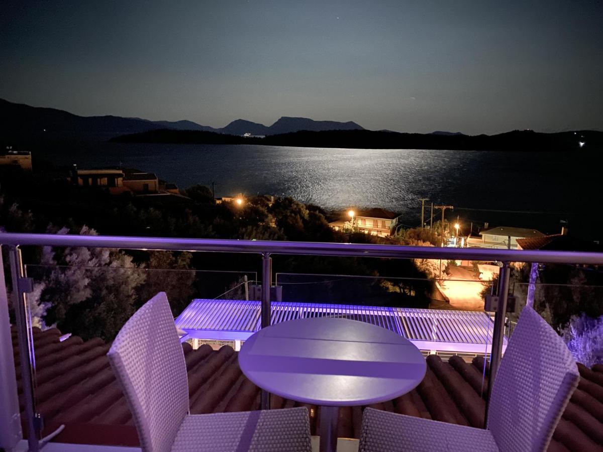Oasis Hotel Perigiali エクステリア 写真