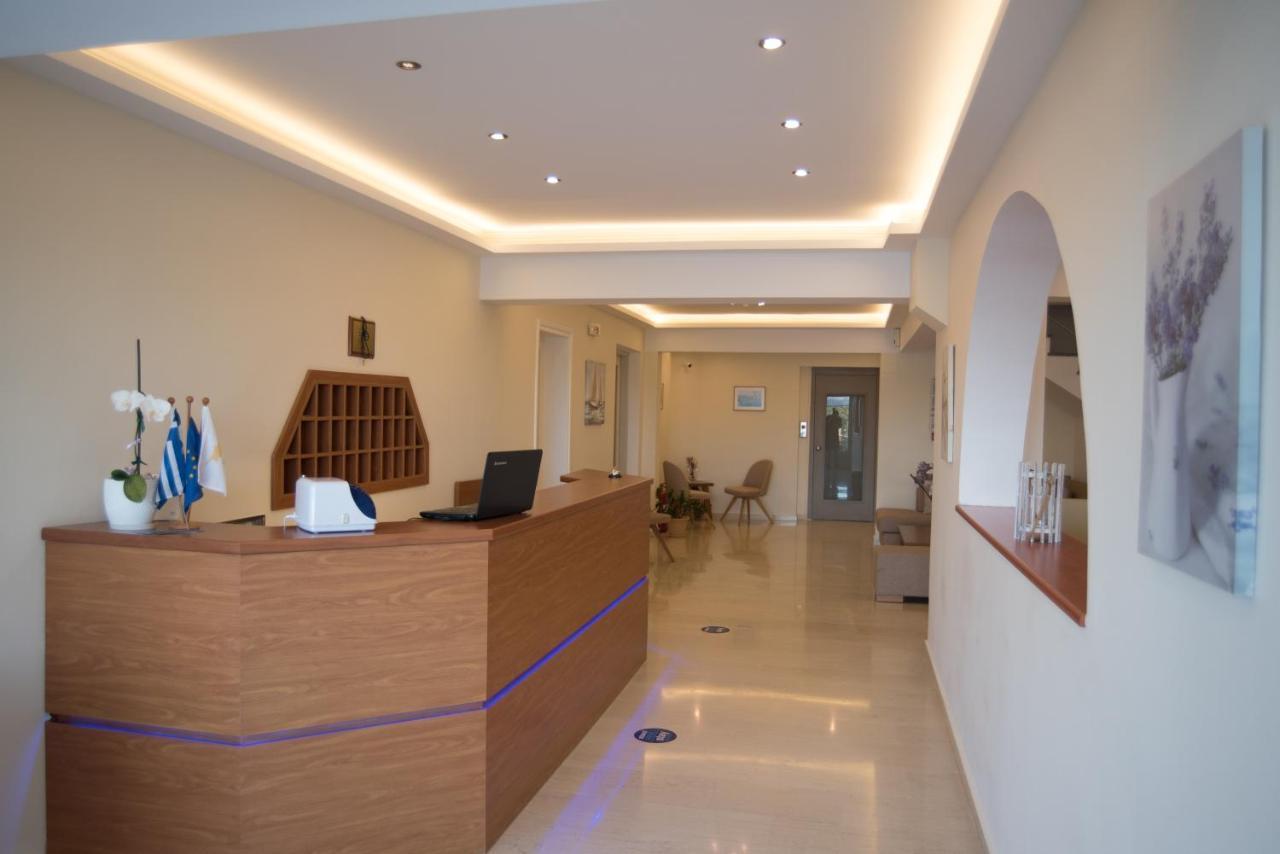 Oasis Hotel Perigiali エクステリア 写真
